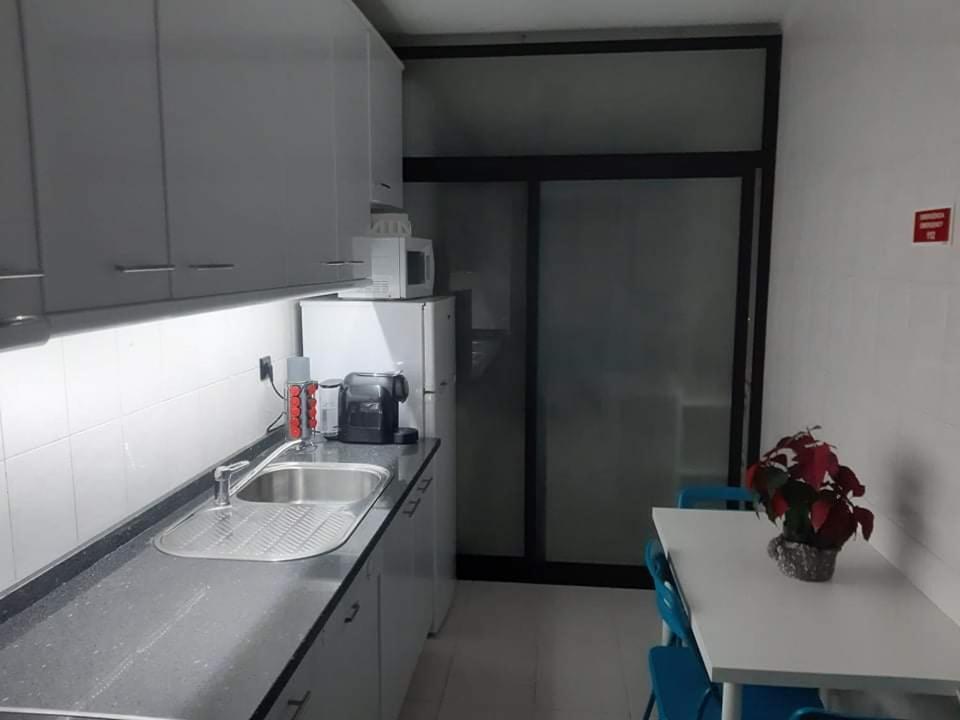 מטוסיניוס Guesthouse Metro Station מראה חיצוני תמונה